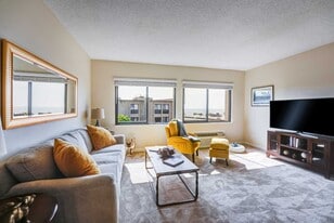 Building Photo - Chateau La Jolla - All Inclusive