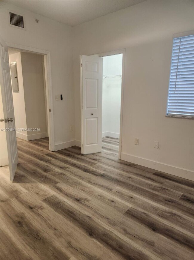Building Photo - 7085 Nova Dr