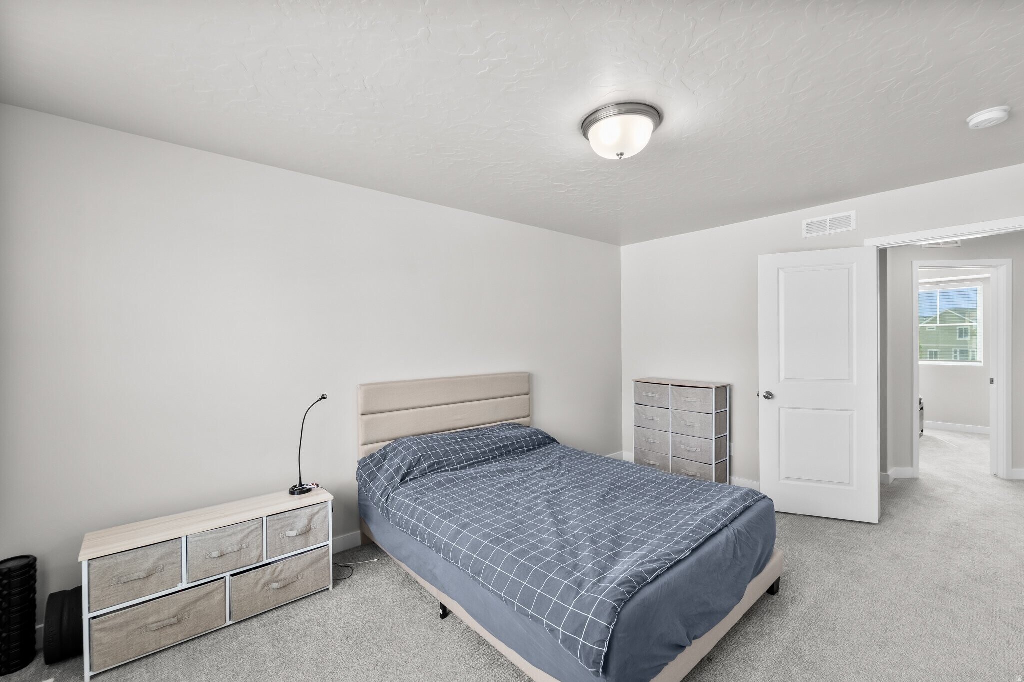 Building Photo - 41 E Brushy Canyon St