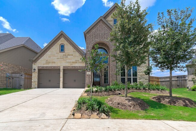 Building Photo - 3410 Willow Cres Ct