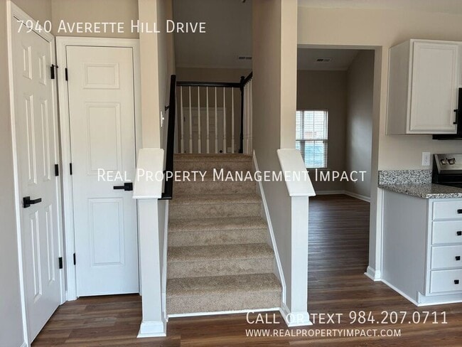 Building Photo - 7940 Averette Hill Dr