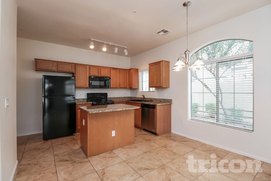 Building Photo - 1350 S Greenfield Rd