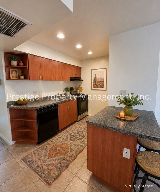 Building Photo - >>Central Gem With Community Pool