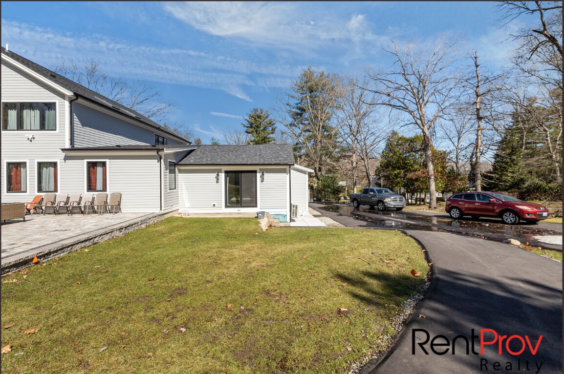 Building Photo - 517 Country View Dr