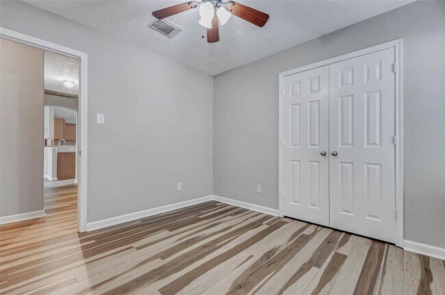 Building Photo - 18455 Sunrise Pines Dr