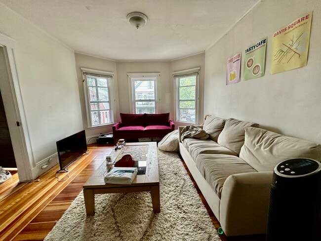 Building Photo - 16 Curtis Ave