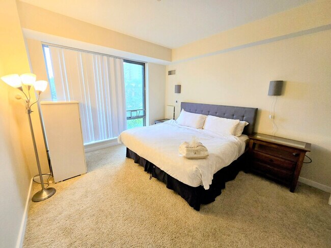 Building Photo - 175 Blossom St