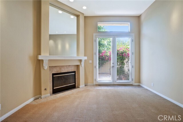Building Photo - 3055 E Hillcrest Dr