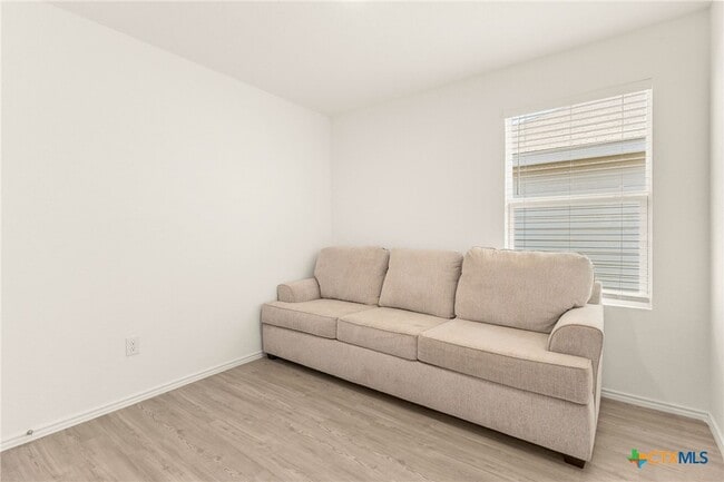 Building Photo - 9129 Navarro Vis