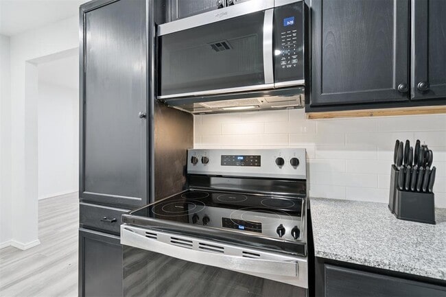 Building Photo - 1200 NE 17th St