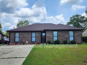 Building Photo - 3034 Lansing Ave