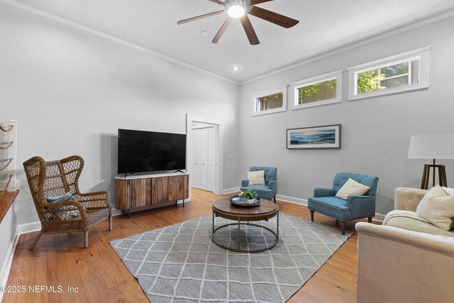 Building Photo - 4227 Woodmere St