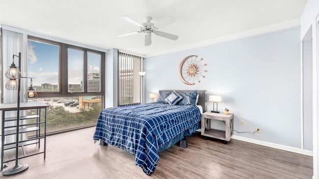 Building Photo - 7701 Wurzbach Rd