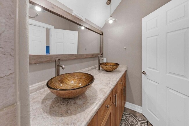 Building Photo - 2216 Calle De Pizzaro