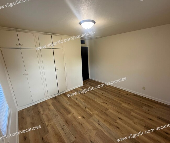 Building Photo - 727 Mount