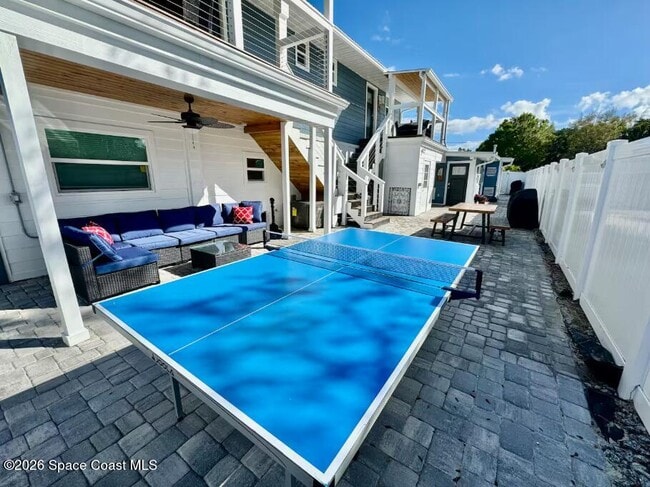 Building Photo - 208 Seminole Ave W