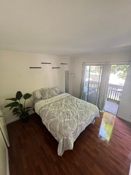 Primary Photo - 6603 Reservoir Ct