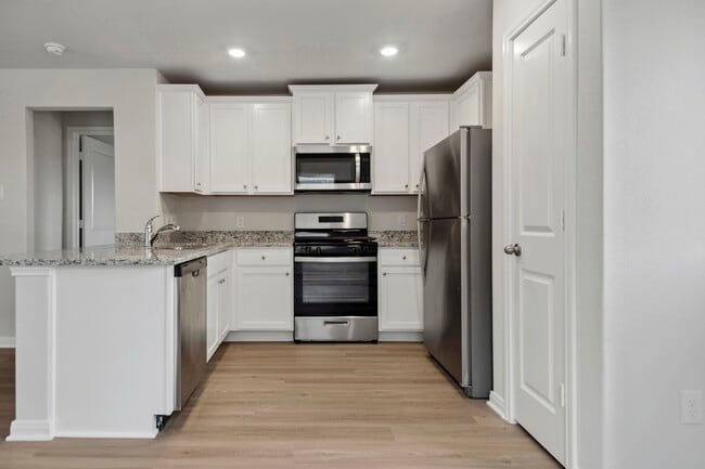 Building Photo - 15871 Berry Hl Dr