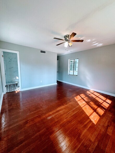 Master bedroom - 747 Moravon Ave