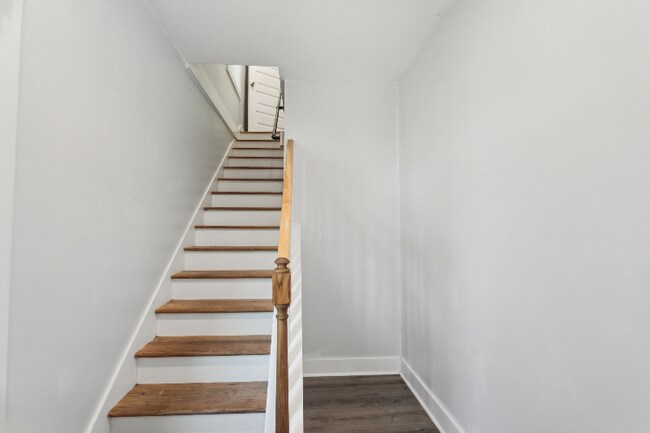 Building Photo - 502 W 48th St