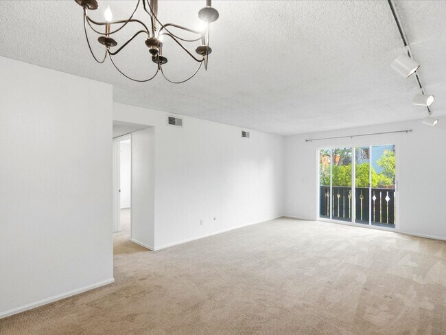 Building Photo - 3250 Oneal Cir