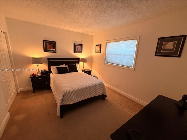 Building Photo - 4061 N Dixie Hwy