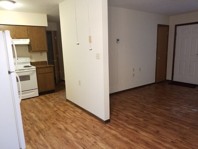 Building Photo - Sommerfield Apartments