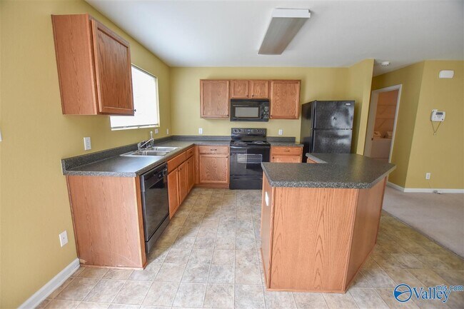Building Photo - 15395 Mill Valley Dr