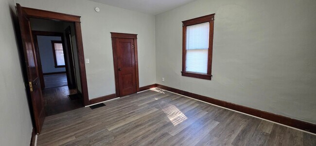 Building Photo - 915 High St