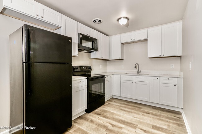 Building Photo - 5401 Johnsontown Rd