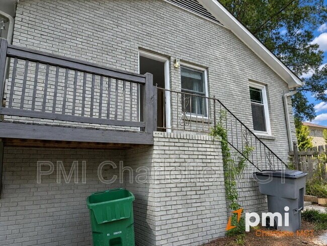 Building Photo - 1140 Bevis Dr