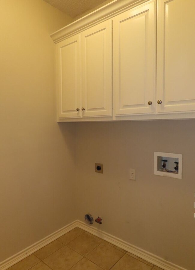 Building Photo - Cozy 3 Bedroom 2 Bathroom In Tyler!!