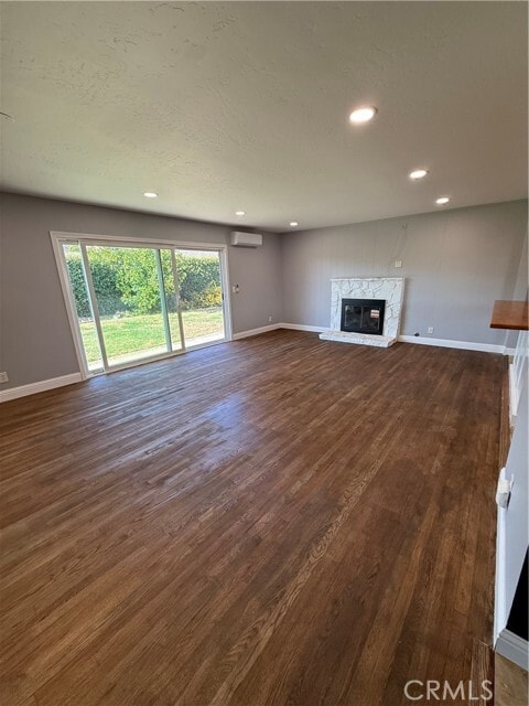 Building Photo - 4561 Mimosa Dr