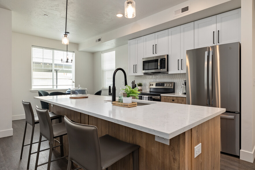 Building Photo - Olivia Apartments