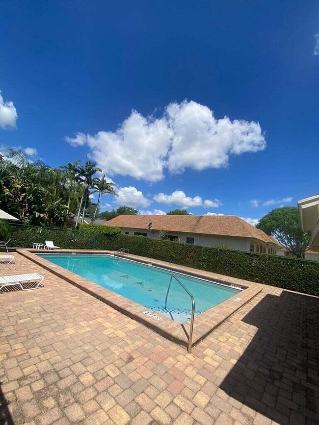 Building Photo - 11866 Sturbridge Ln