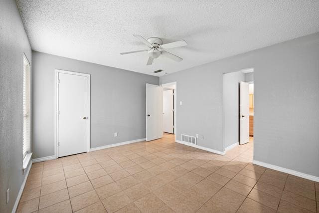 Building Photo - 3415 S Meadow Dr