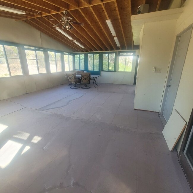 Building Photo - Large Home on NorthSide Grand Junction!!!!