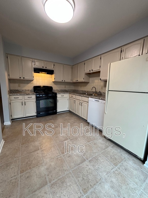Building Photo - 10707 Gideon Ct