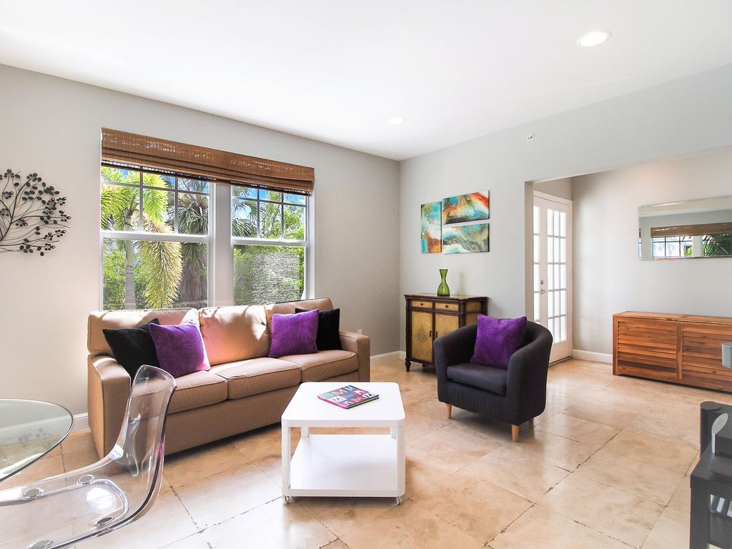 Building Photo - 334 Euclid Ave