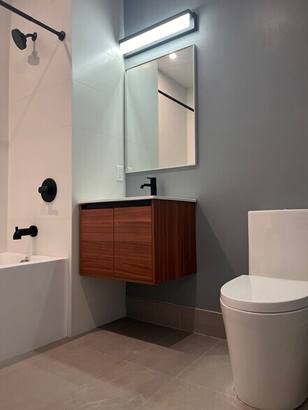 Building Photo - 543 Martin Luther King Jr Dr