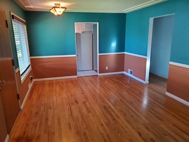 Building Photo - Charming 4 BR/ 2 BA North Spokane Home