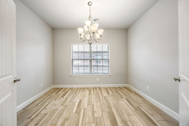 Building Photo - 2237 Aspen