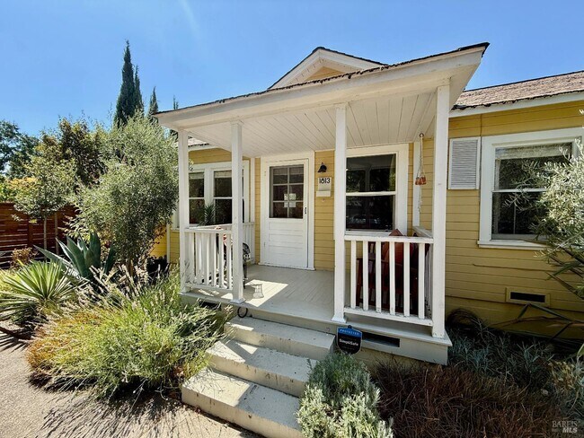 Building Photo - 1813 Fair Way