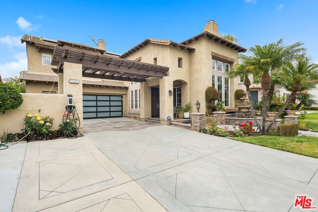 Building Photo - 996 N Antonio Cir