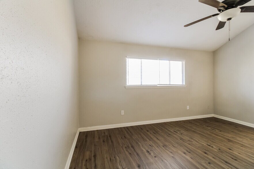 Building Photo - 1331 Goswell Ln