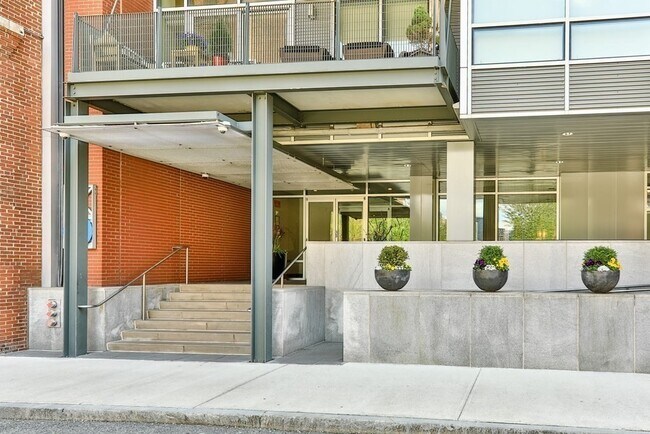 Building Photo - 20 Channel Ctr St