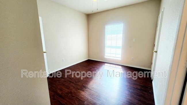Building Photo - 107 Collett Ct