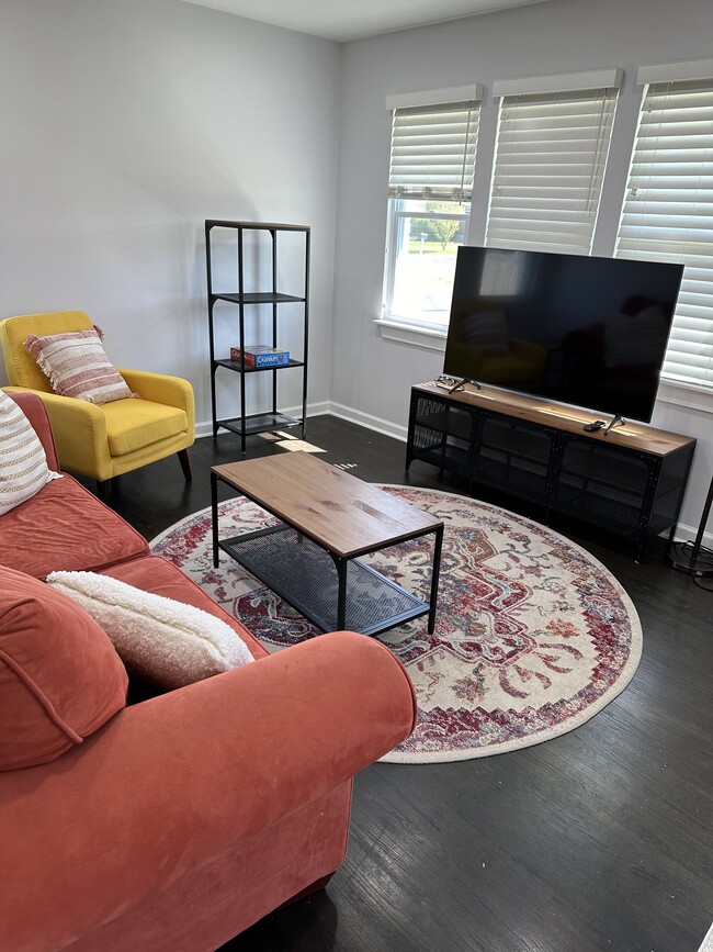 Building Photo - 2828 Emery Dr