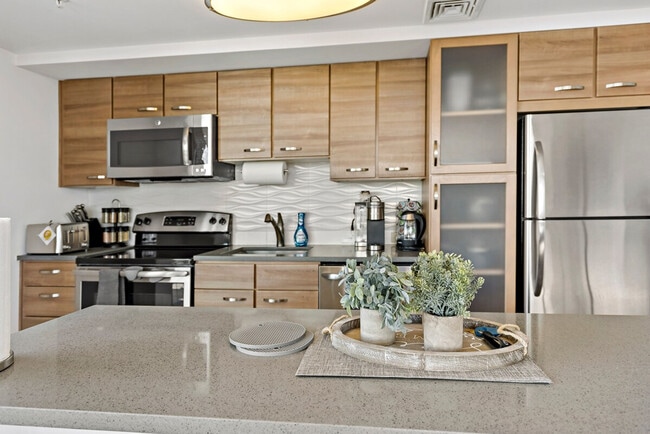 Building Photo - 1751 Pinnacle Dr