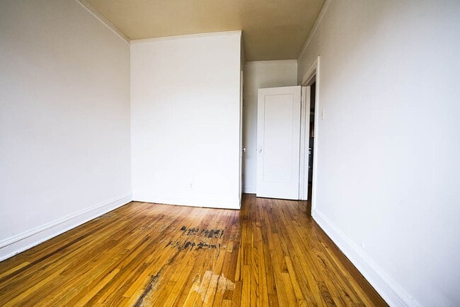 Building Photo - 1738 W 77th